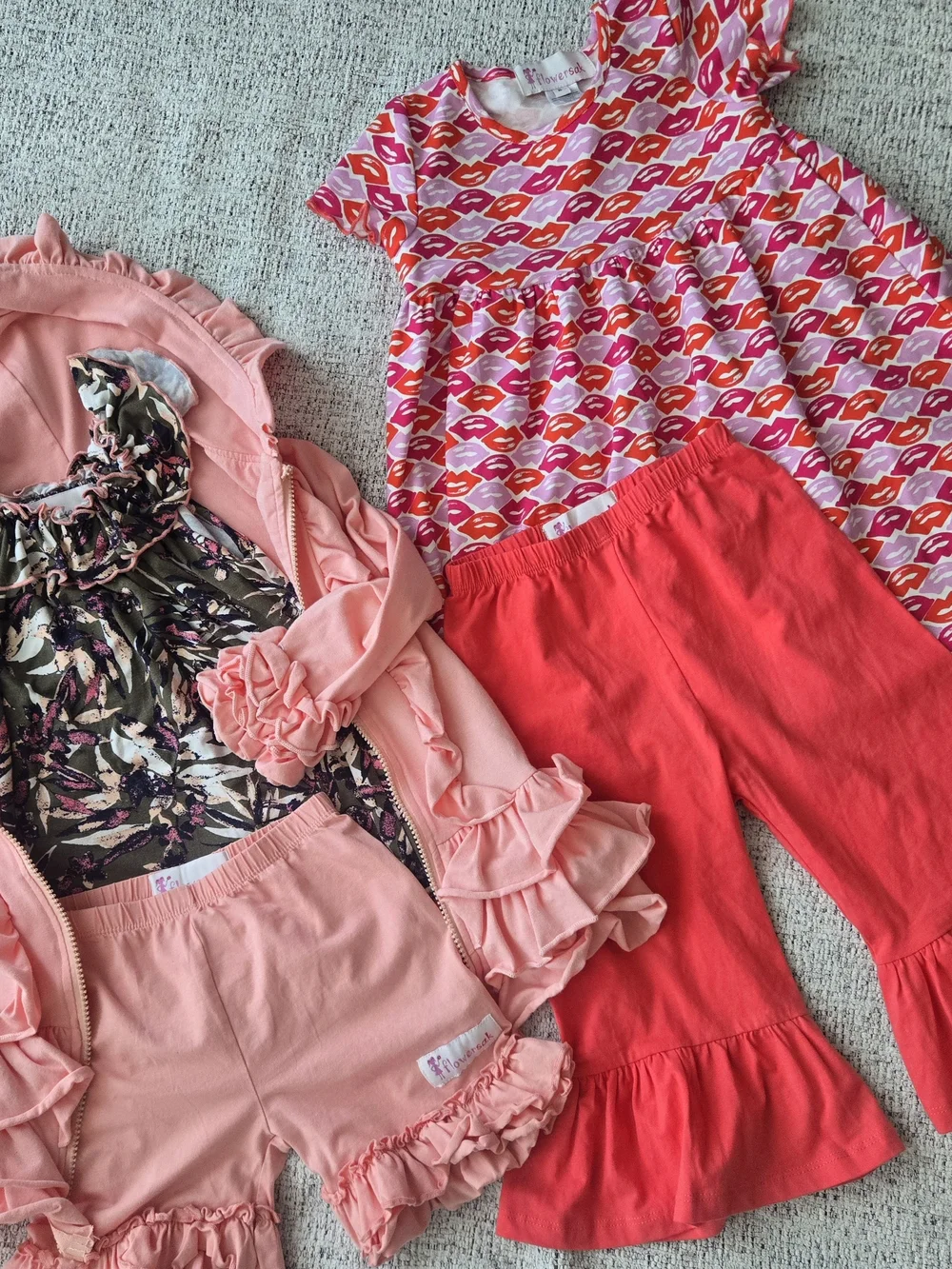 FlowersakGirls Peach Short Set W/ Zipper Front Hoodie.. Red Lips Top & Pants Set